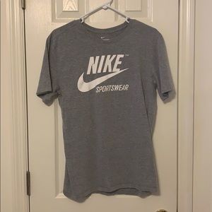 NIKE TEE